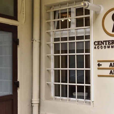 Center Apartment *
