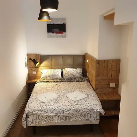 Center Apartment *